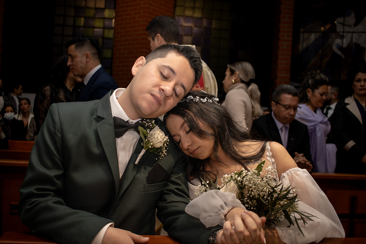 Pareja de novios en la mejor cobertura de bodas, destacado del portafolio Velozza